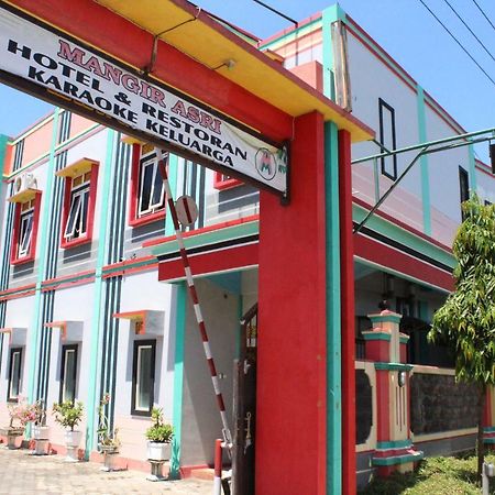Penginapan Hotel Mangir Asri Giaoag ภายนอก รูปภาพ