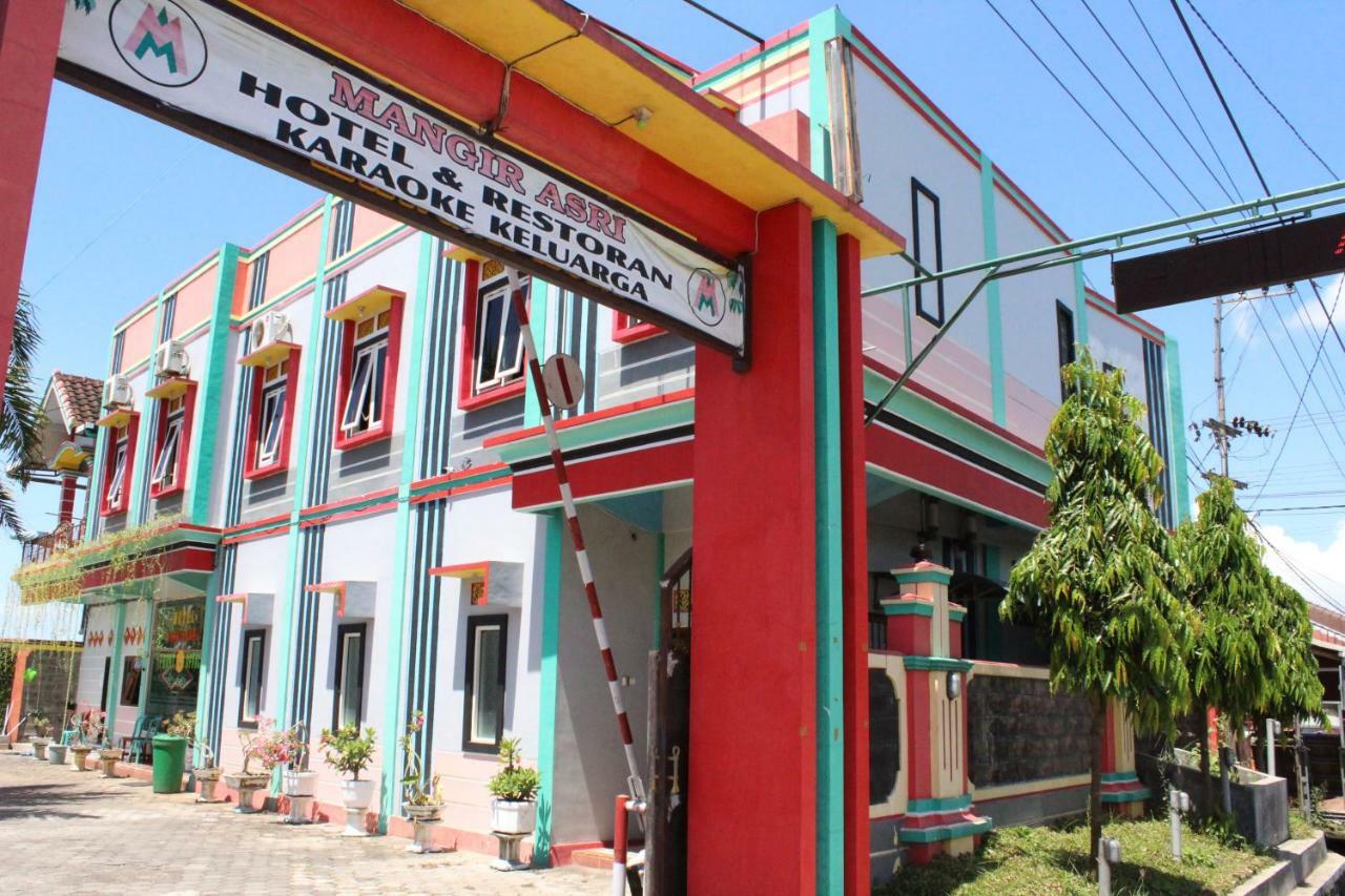 Penginapan Hotel Mangir Asri Giaoag ภายนอก รูปภาพ