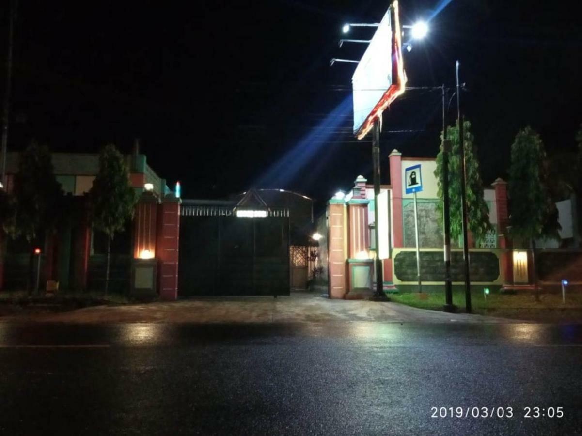 Penginapan Hotel Mangir Asri Giaoag ภายนอก รูปภาพ
